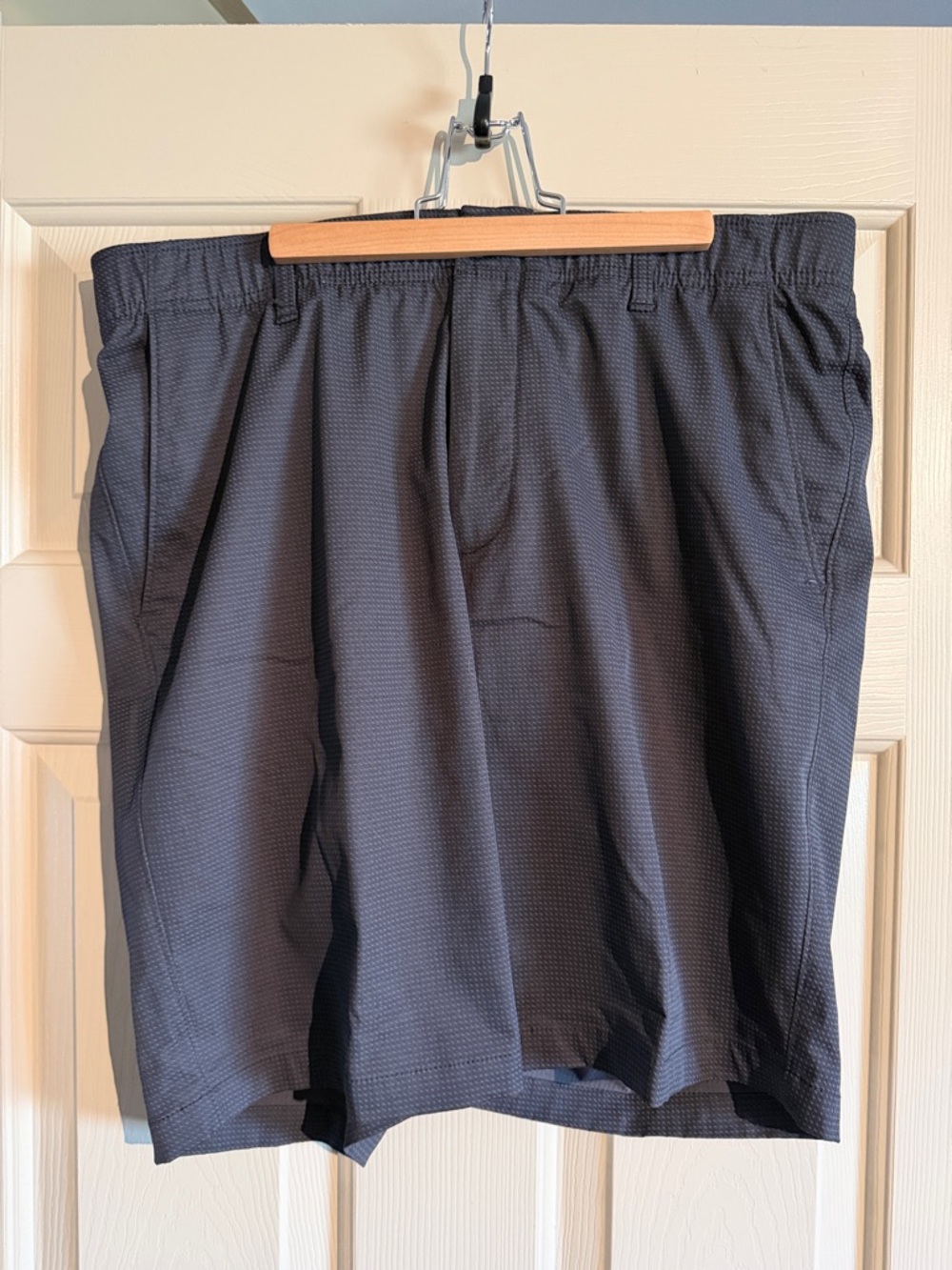 Under Armour Men's Black Athletic Golf Shorts